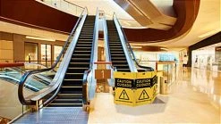 93" X 42" Interlocking Crowd Control Barrier W/ Pre-Printed Caution Graphics - Yellow -Displays2go Shop bbxb3142pp.ra6 preview